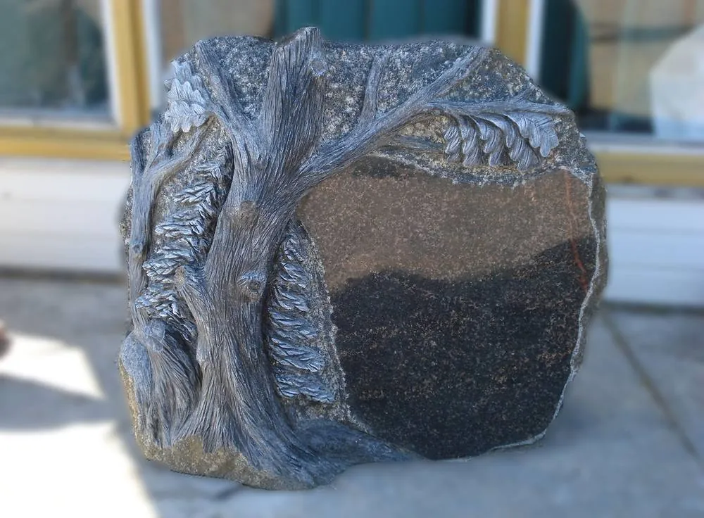 Granīta piemineklis ar gravēšanu Latvijā — Granīta Dizains