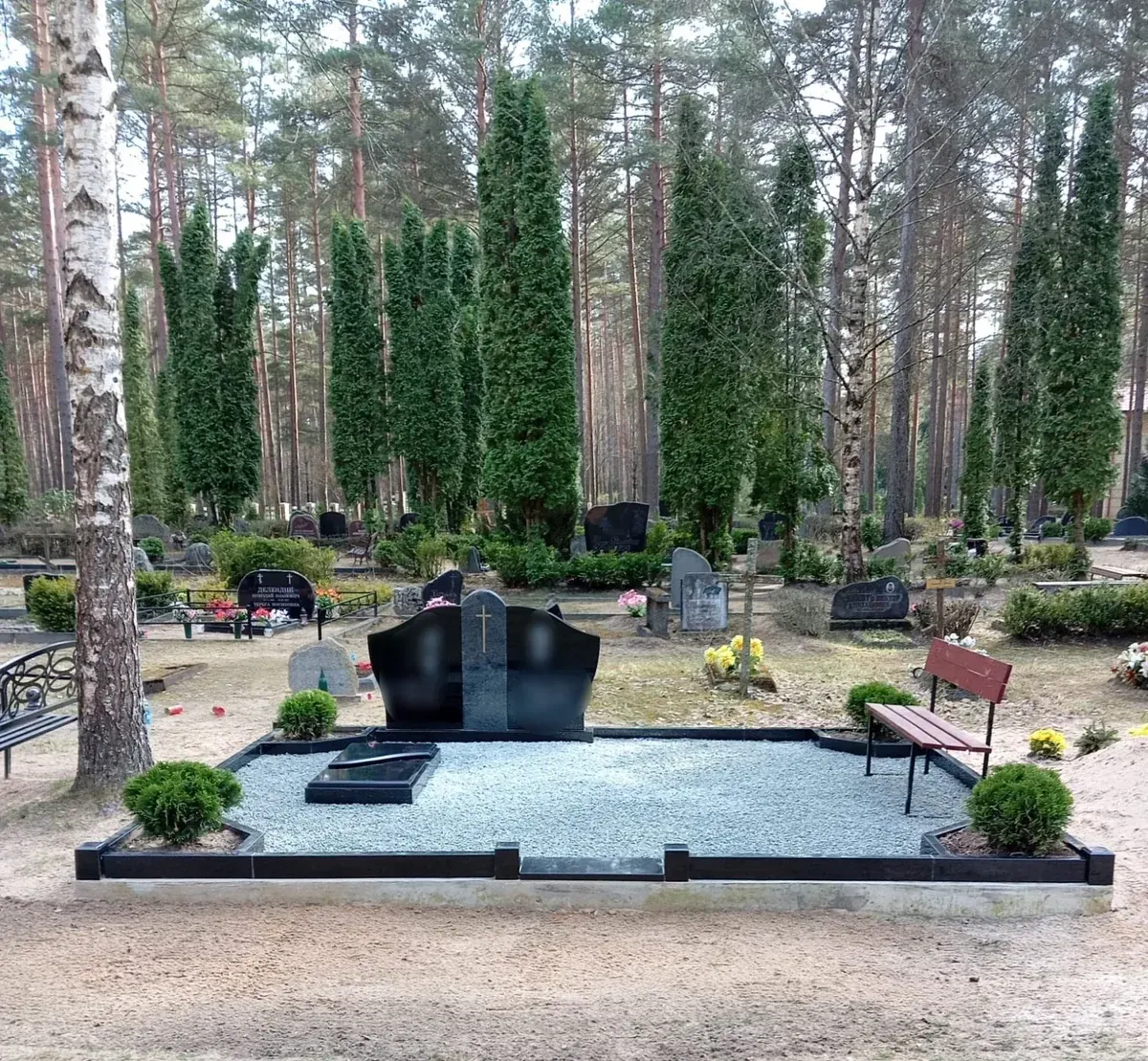 Piemineklis no dabīga granīta Latvijā — Granīta Dizains