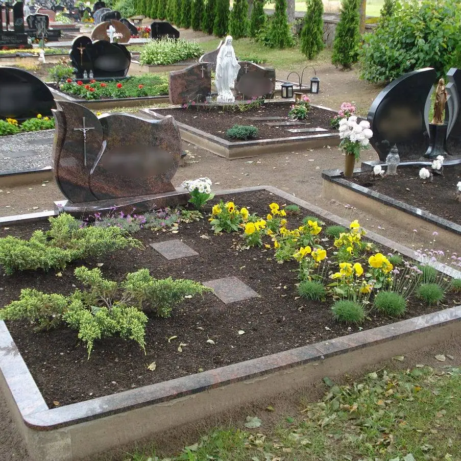 Granīta plāksnes un kapu virsmas apstrāde Latvijā — Granīta Dizains