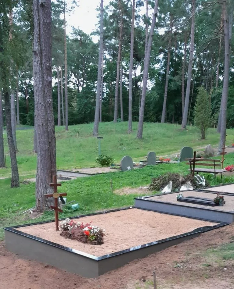 Kapu labiekārtošana Latvijā — Granīta Dizains